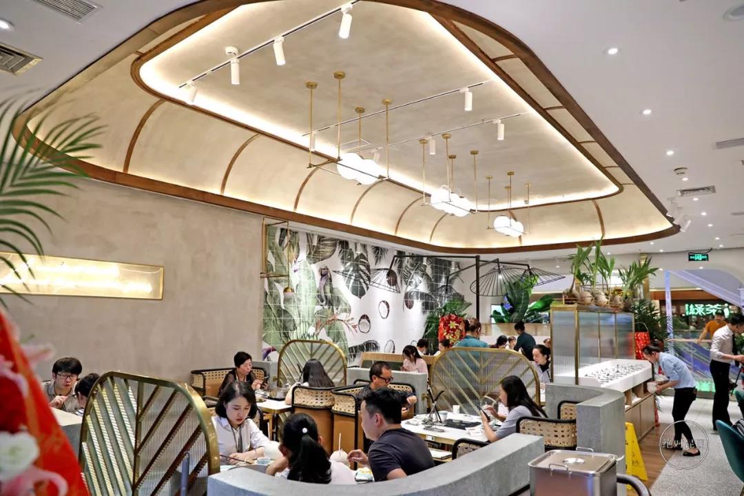 椰子鸡室内就餐区空间设计